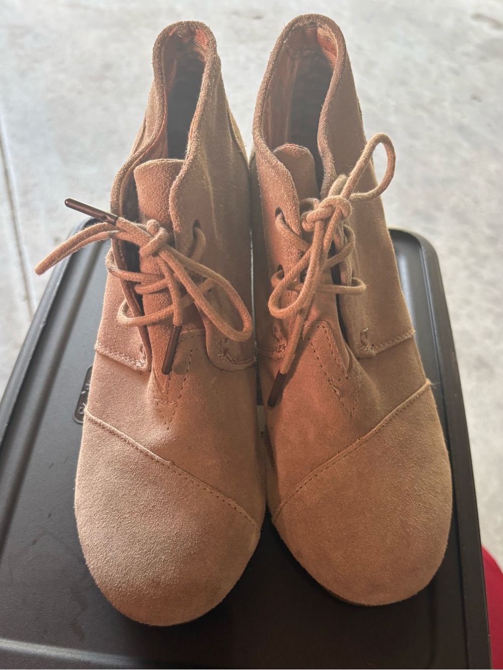 Toms Women's Suede Lace-Up Ankle Boots in Light Brown